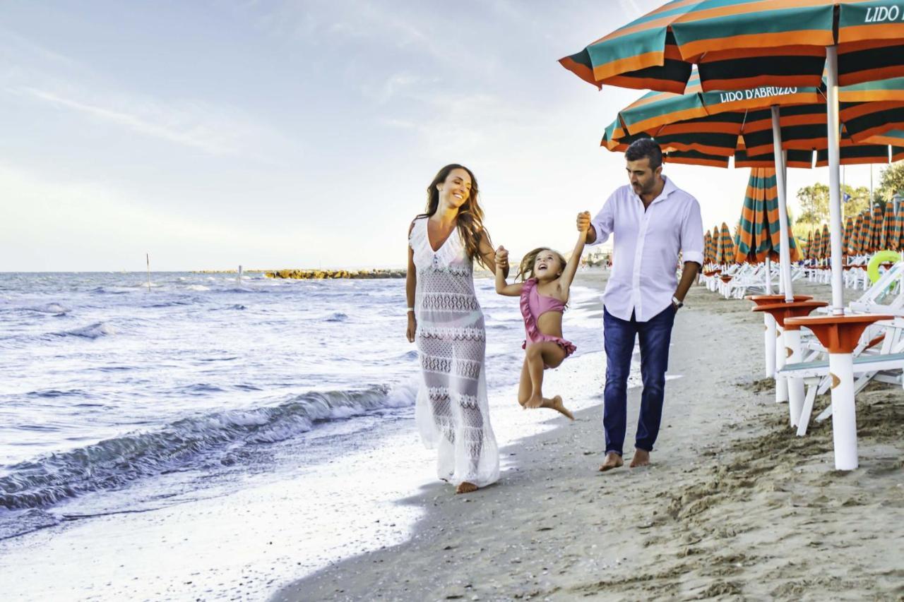 Villaggio Lido D'Abruzzo Roseto Degli Abruzzi Bagian luar foto